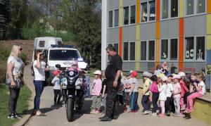Společné odpoledne dětí z MŠ a strážníků MP P5 (19.4.2018)